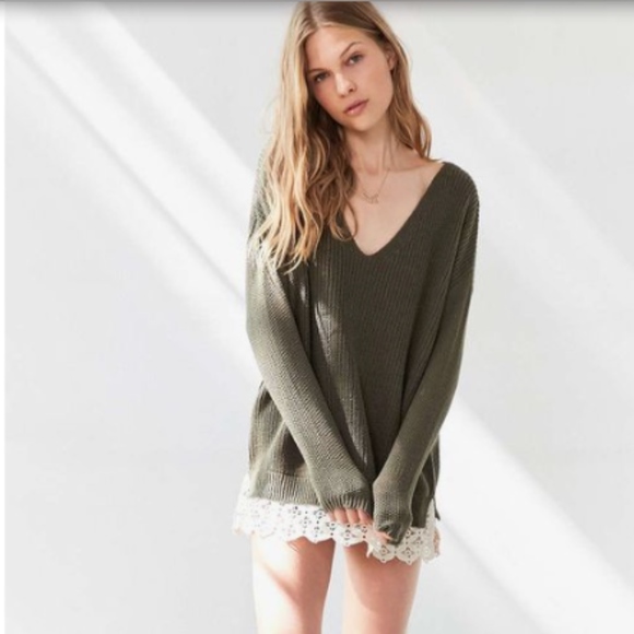 NWT Kimchi Blue Olive Green Cotton Blend V-Neck Knit Sweater w Beige Lace Trim M - Picture 2 of 7